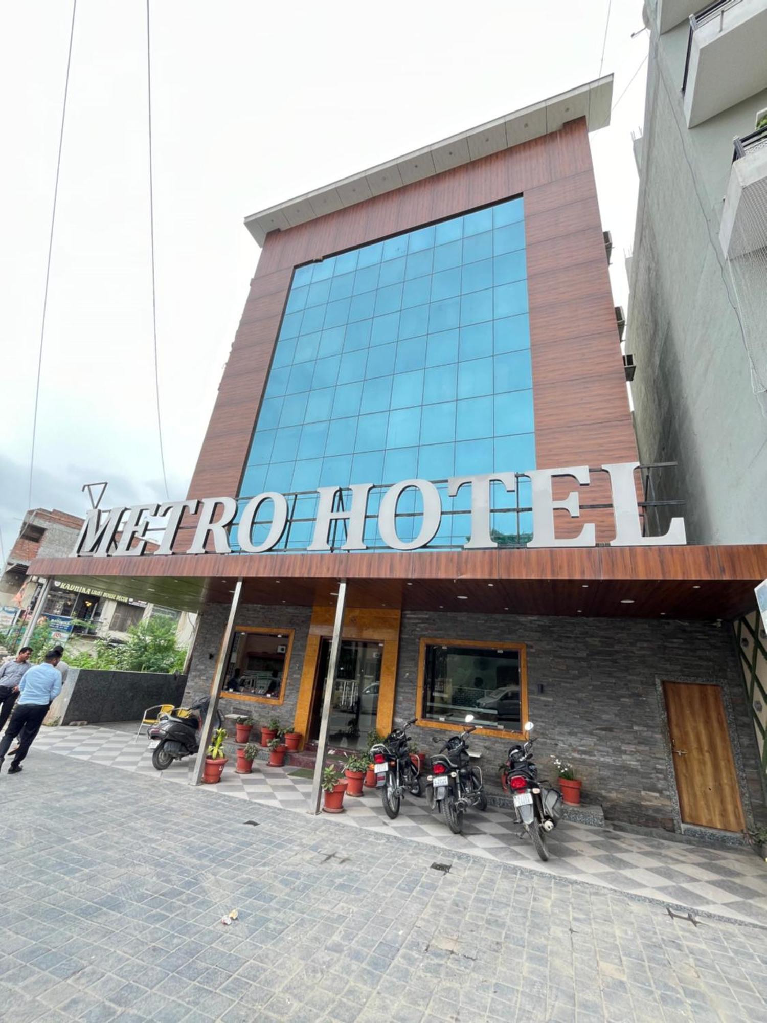 Metro Hotel Nathdwara , 500Mtr 10Min Walking From Shreenathji Temple 966O9O1Oo6 Exterior photo