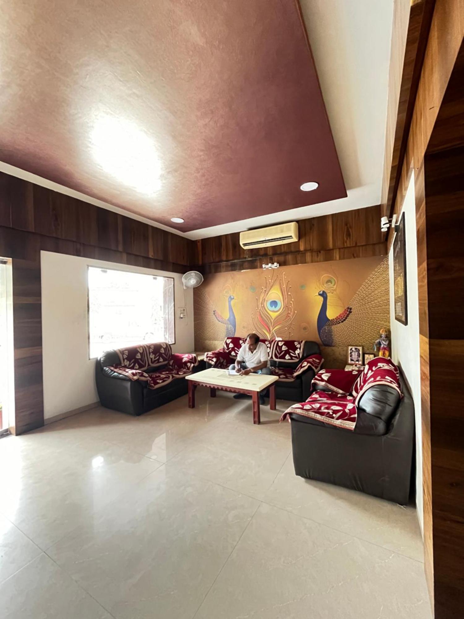 Metro Hotel Nathdwara , 500Mtr 10Min Walking From Shreenathji Temple 966O9O1Oo6 Exterior photo