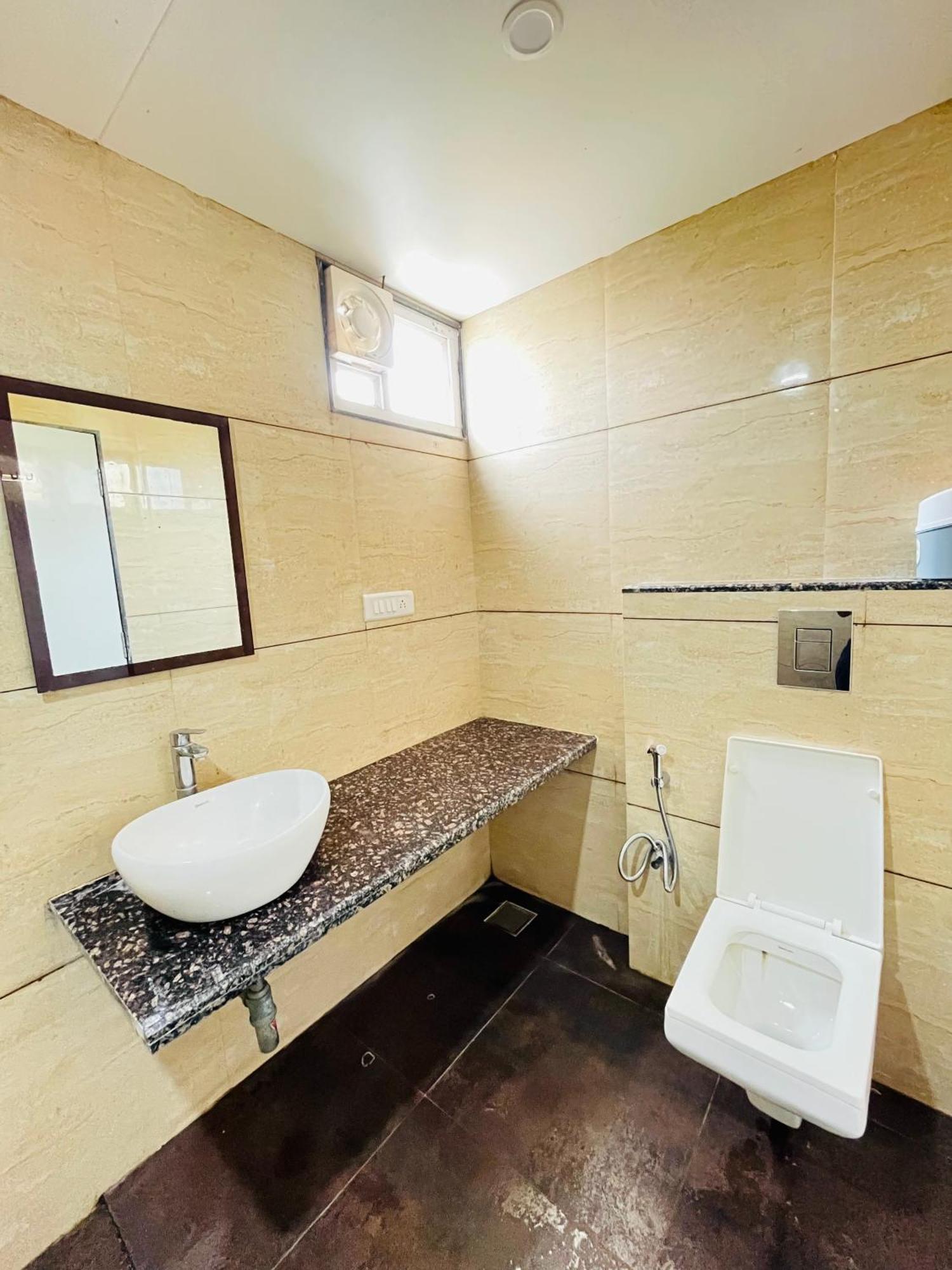 Metro Hotel Nathdwara , 500Mtr 10Min Walking From Shreenathji Temple 966O9O1Oo6 Exterior photo