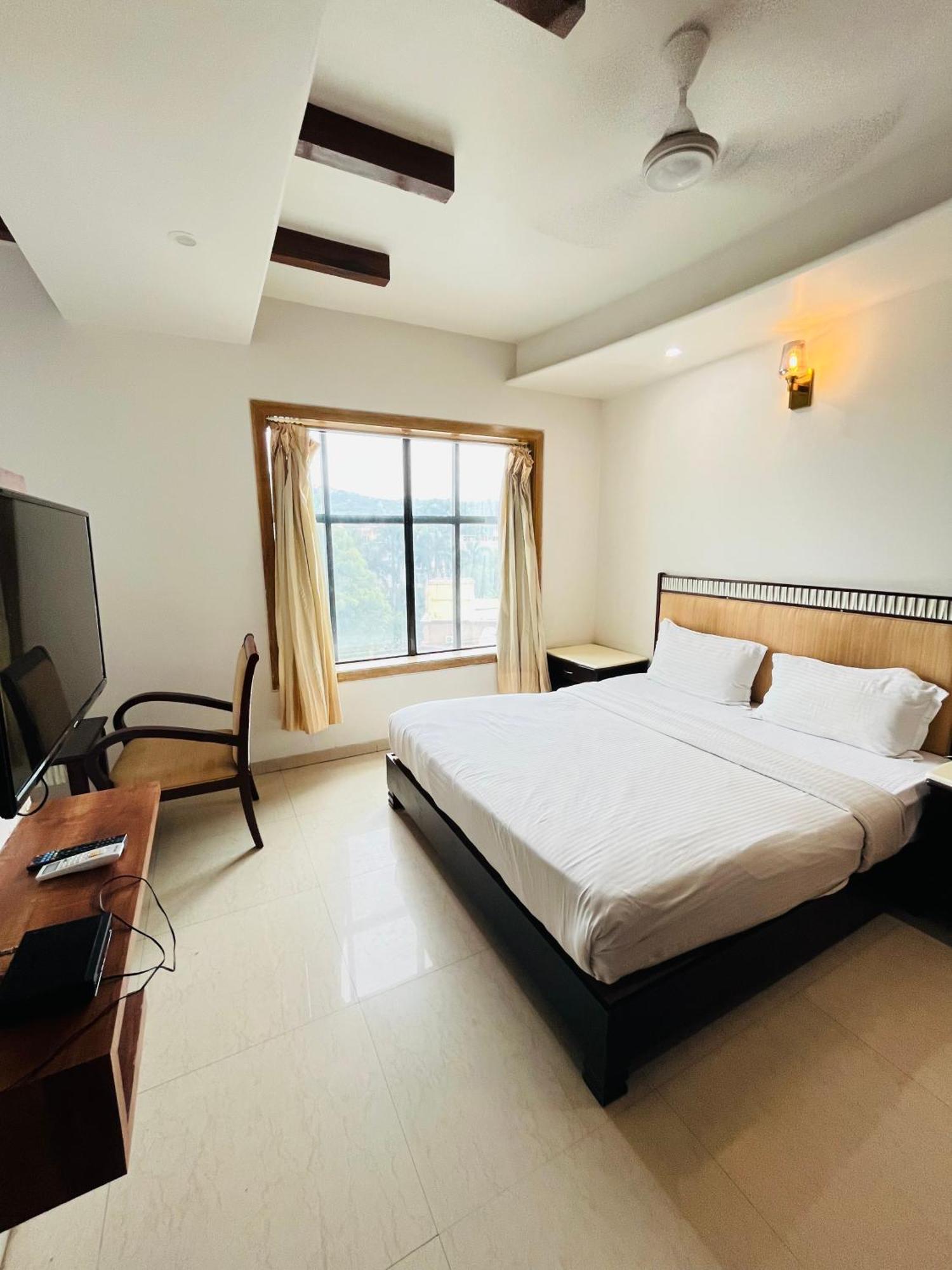 Metro Hotel Nathdwara , 500Mtr 10Min Walking From Shreenathji Temple 966O9O1Oo6 Exterior photo