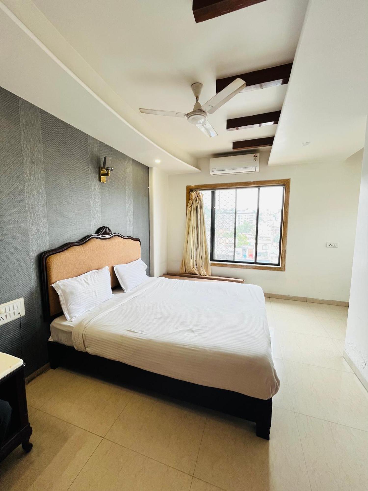 Metro Hotel Nathdwara , 500Mtr 10Min Walking From Shreenathji Temple 966O9O1Oo6 Exterior photo