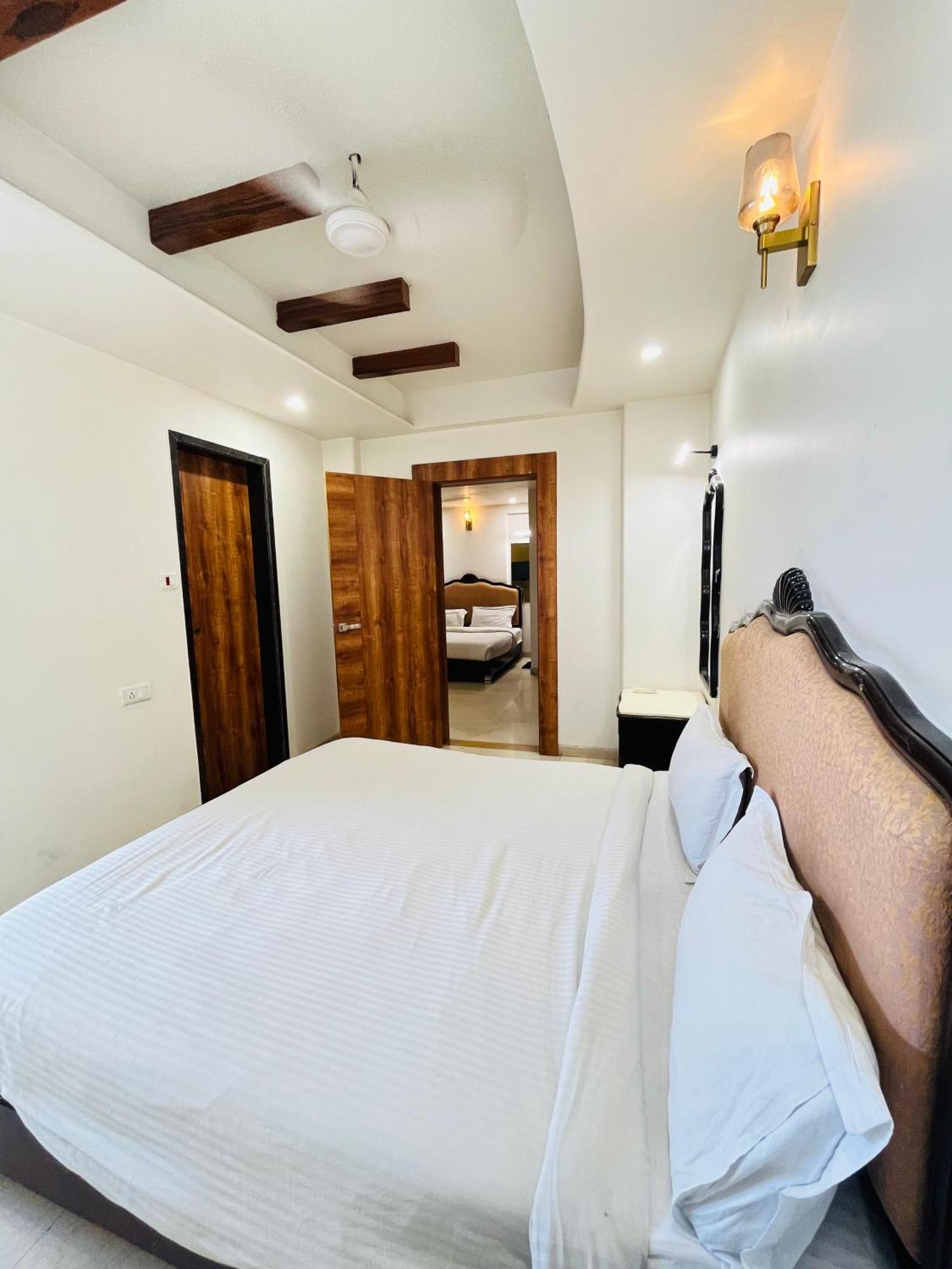 Metro Hotel Nathdwara , 500Mtr 10Min Walking From Shreenathji Temple 966O9O1Oo6 Exterior photo