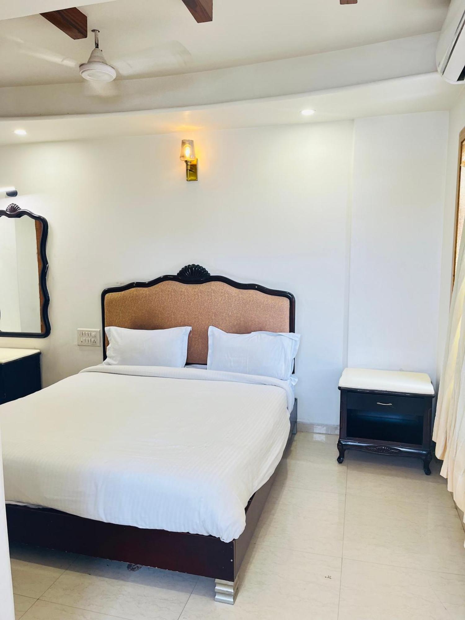 Metro Hotel Nathdwara , 500Mtr 10Min Walking From Shreenathji Temple 966O9O1Oo6 Exterior photo